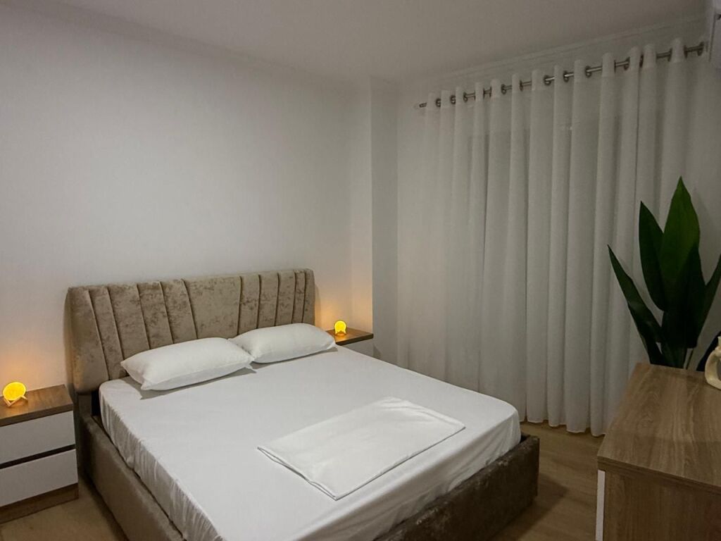 Apartment 2+1+2 +Parking Space for rent in Dry Lake, near Hotel Radisson.