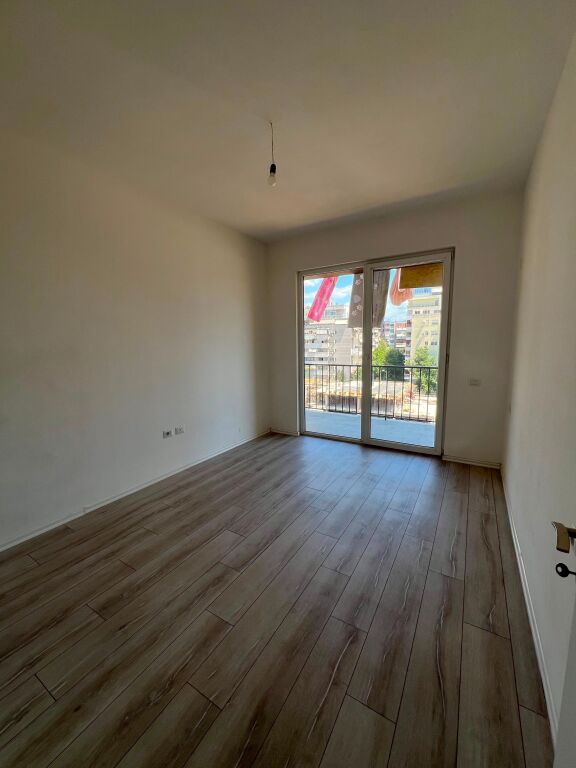 🏡 Appartamento 2+1+2 in affitto  📍 Yzberisht, Complesso Grand Galer💶 45.000 Lek/mese