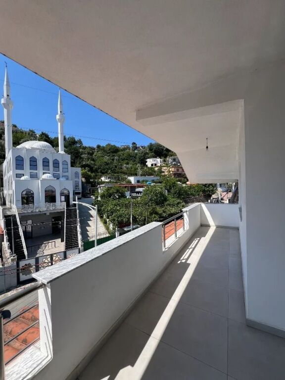 Appartamento 2+1+1 con Balcone in Affitto