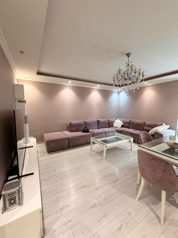 SHITET APARTAMENT 3+1+2 TEK KOMUNA E PARISIT
