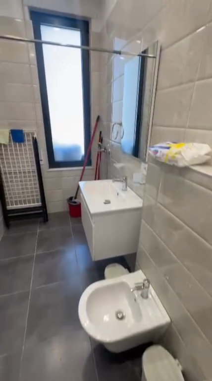Apartament 2+1+2 per qera perballe me UET !