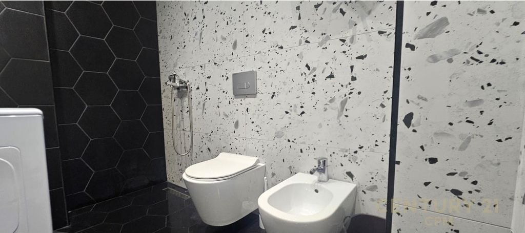 NË SHITJE APARTAMENT 1+1, VIJA E PARE, QERRET