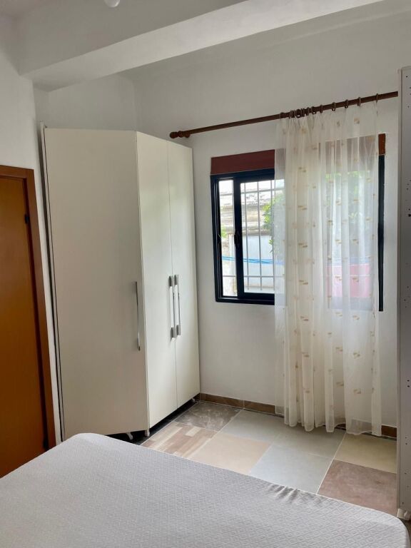 Jepet me qira apartament 1+1
