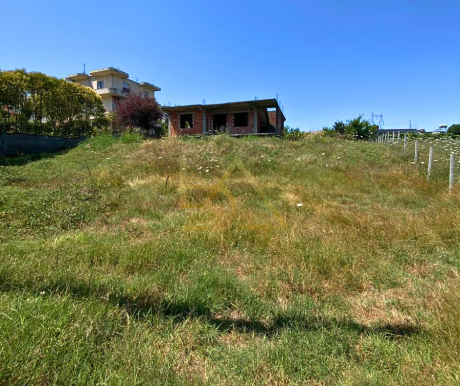 Tokë me Shtëpi në Fazë Karabinaje për Shitje – Vorë, pranë City Park