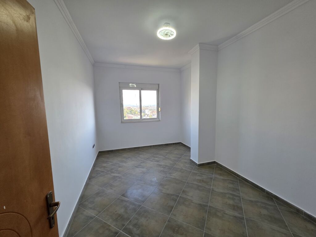 Fresk Shitet Apartament 3+1+2