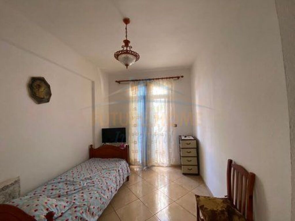 Shitet, Shtëpi Private, Sauk, Tiranë.