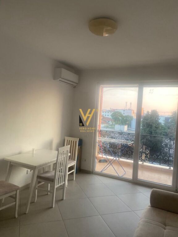 JEPET APARTAMENT 1+1+BLK ME QERA TE QSUT 50.000 LEKE