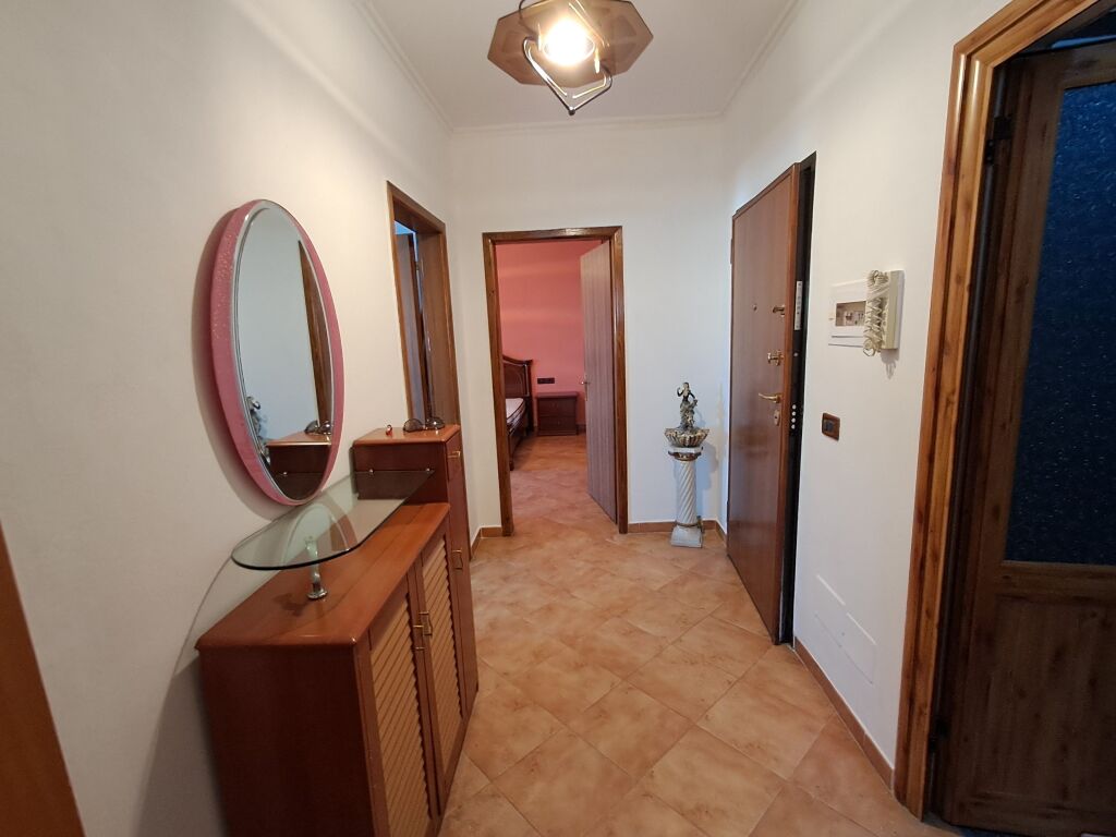 VENDESI APPARTAMENTO 2+1+2 A DURRËS