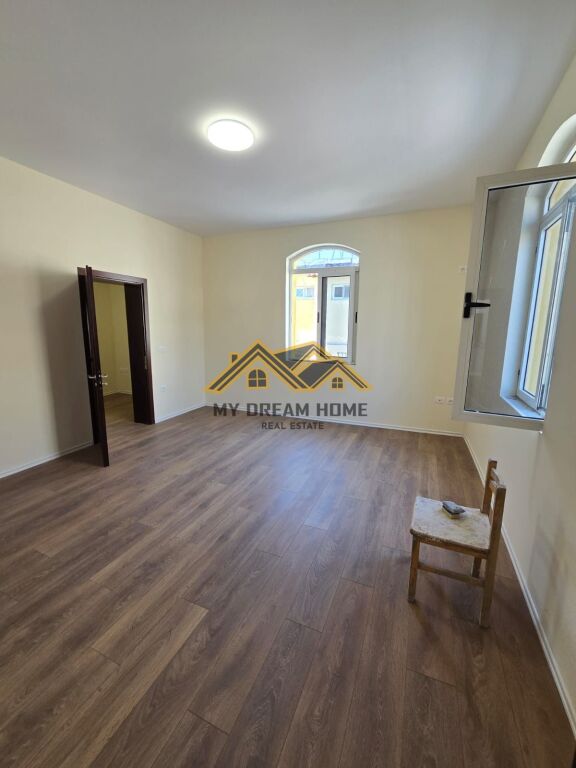 In vendita, Casa privata su 2 piani, Quartiere Re, Durazzo
