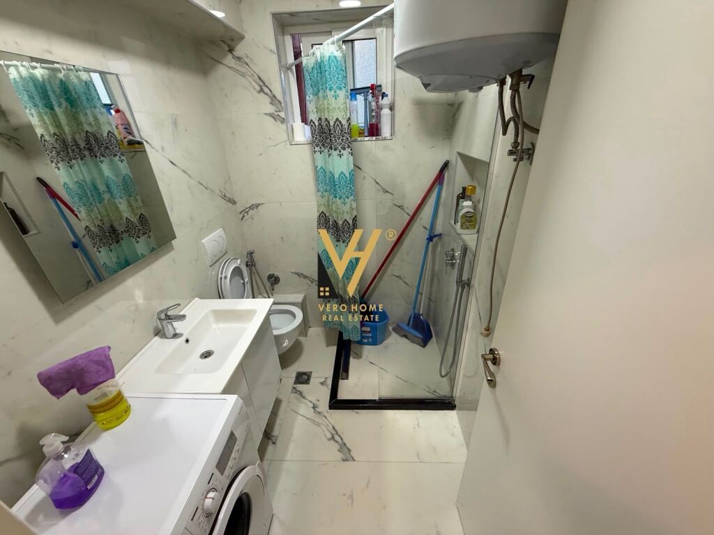 JEPET APARTAMENT 2+1 ME QERA NE ISH-BLLOK 70.000 LEKE - Widok 6