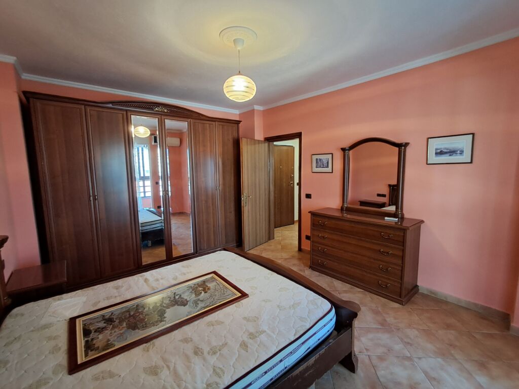 VENDESI APPARTAMENTO 2+1+2 A DURRËS
