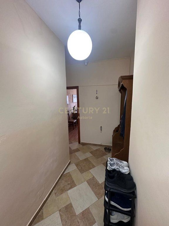 Appartamento in Affitto – Balcone con Vista Panoramica sulla Città | Posizione Eccellente a Tirana