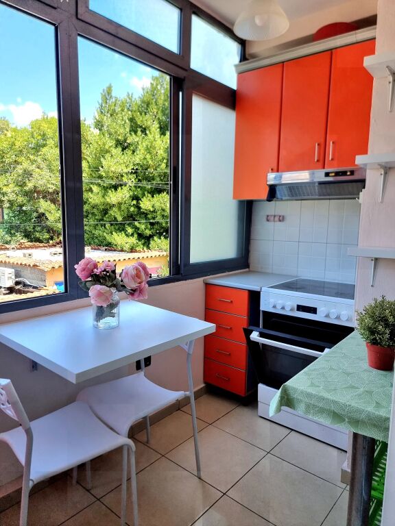 Rruga Elbasanit, jepet me qira apartment 1+1! 48.000 Leke