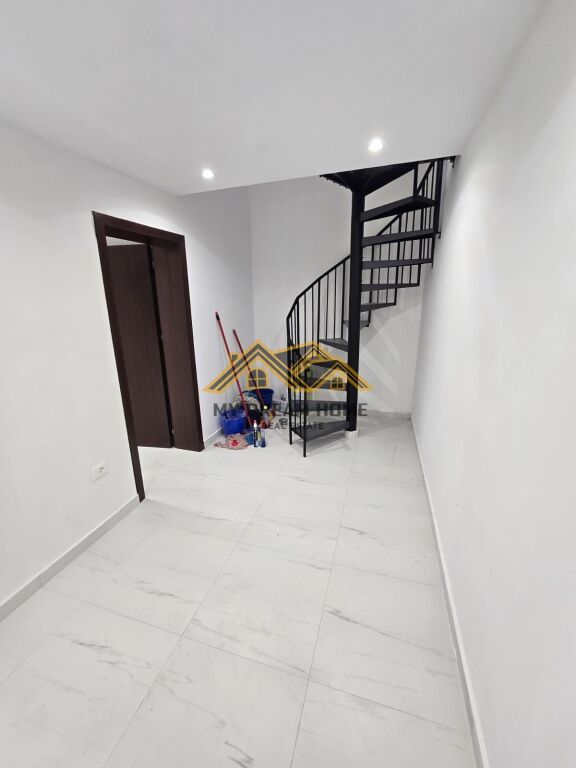 In vendita, Casa privata su 2 piani, Quartiere Re, Durazzo