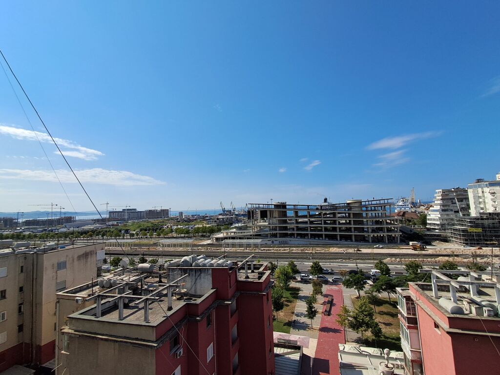 VENDESI APPARTAMENTO 2+1+2 A DURRËS