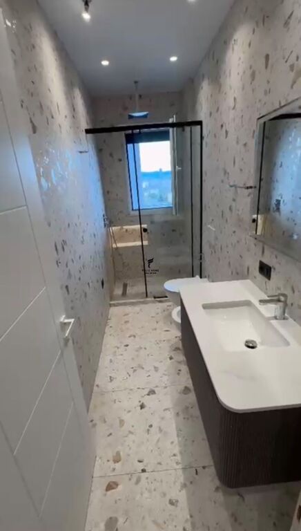 APARTAMENT ME QERA 1+1 PORCELAN 80.000 LEKE FH-83423