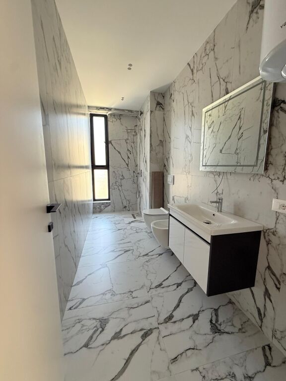 🏡 SHITET APARTAMENT 2+1 + POST PARKIMI 🚗 📍 Rruga Jordan Misja, pranë SPAK