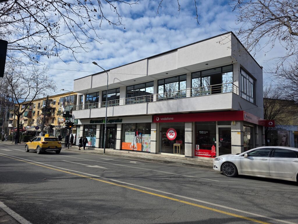 COMMERCIAL SPACE FOR RENT | LAPRAKË, LORD BYRON STREET
