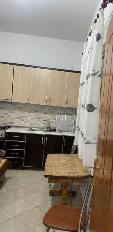 Apartament me qera 1+1 5 Maji