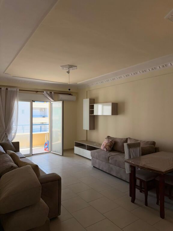 Apartament me qera