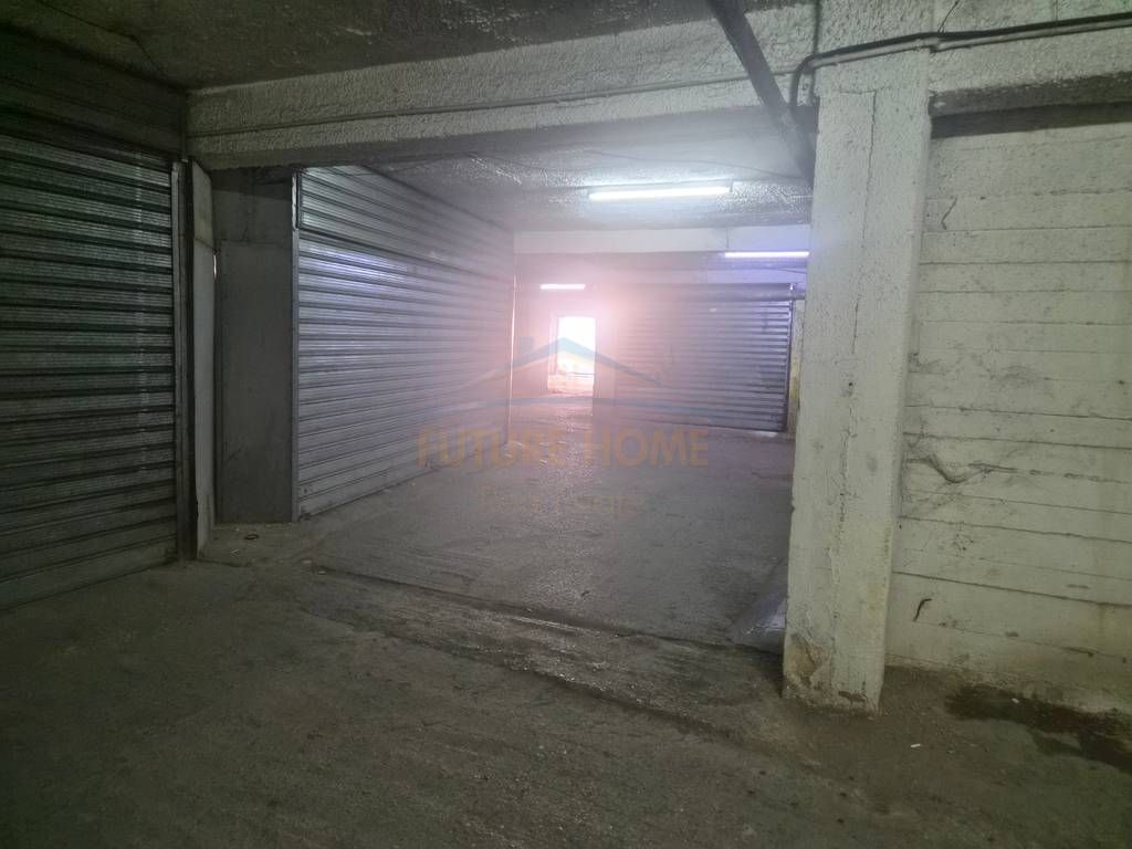 Shitet, Apartament 3+1+post parkimi, Myslym shyri, Tirane
