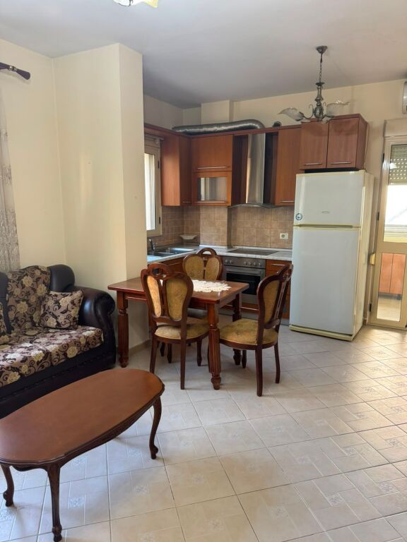 🏡 APARTAMENT 1+1 | Përballë Ministrisë së Jashtme | 450€/Muaj