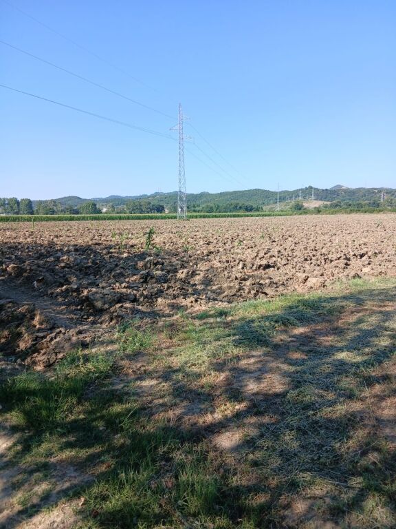 Tokë për investim në Hamallaj – Pranë Porto Lalzit,40.000m2