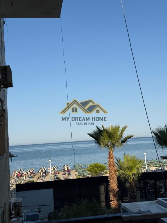 Appartamento in vendita a Shkembi i Kavajes con vista mare prima linea