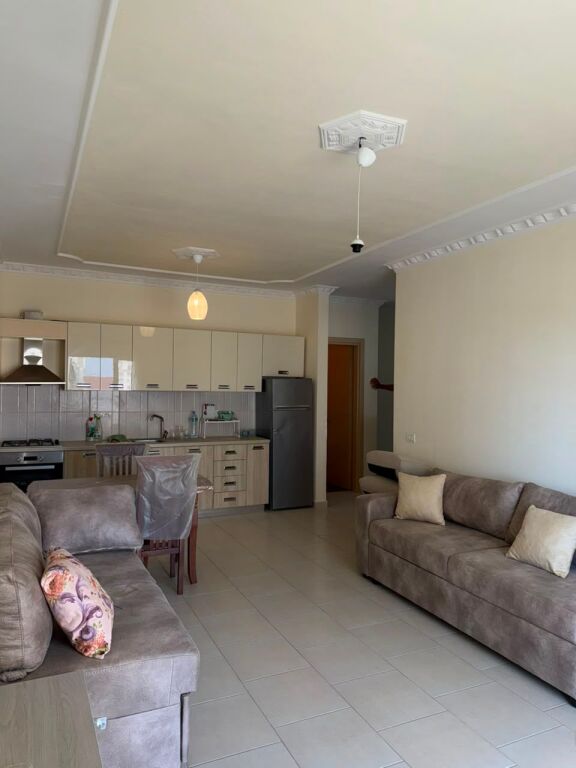 Apartament me qera