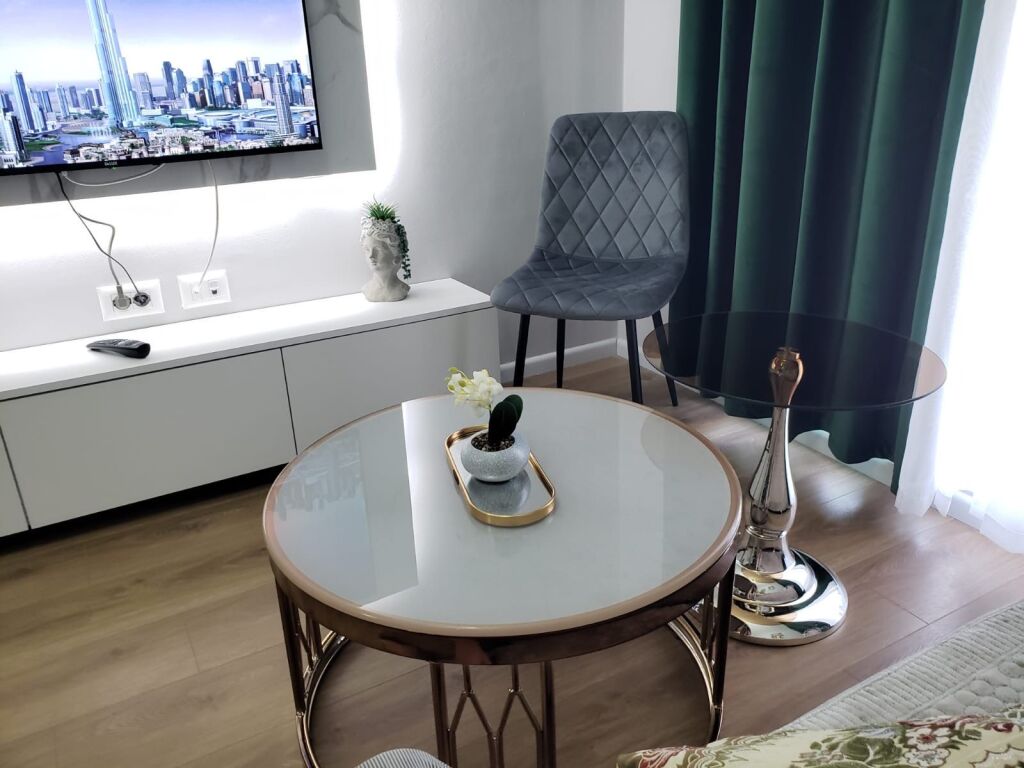 Apartment 1+1,Ali Dem!
