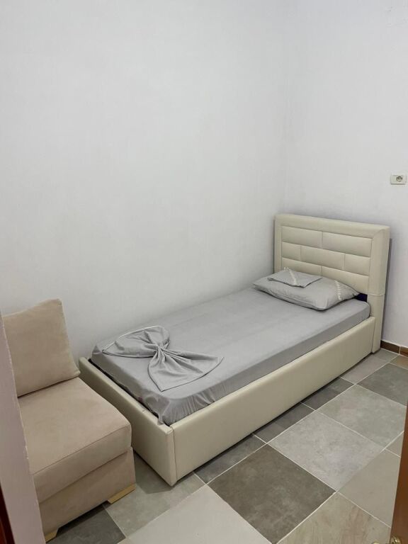 Jepet me qira apartament 1+1