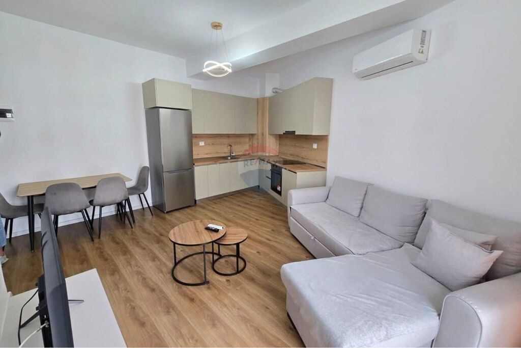 Apartament - Për Qira - Kompleksi Mangalem, Tiranë