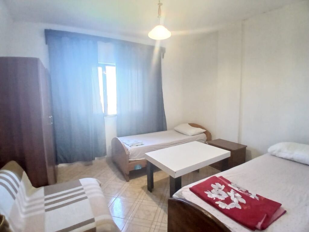 Jepet Me Qera Apartament 2+1+1 Ballkon
