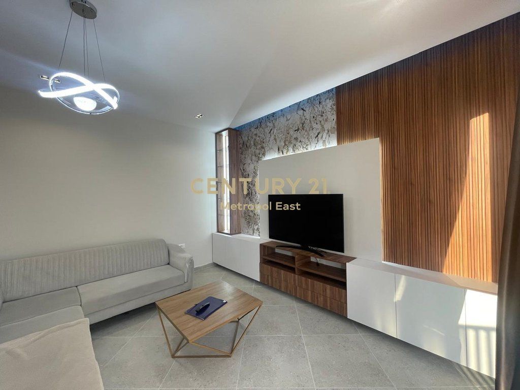 2-STOREY VILLA FOR RENT IN THE LONDON AREA