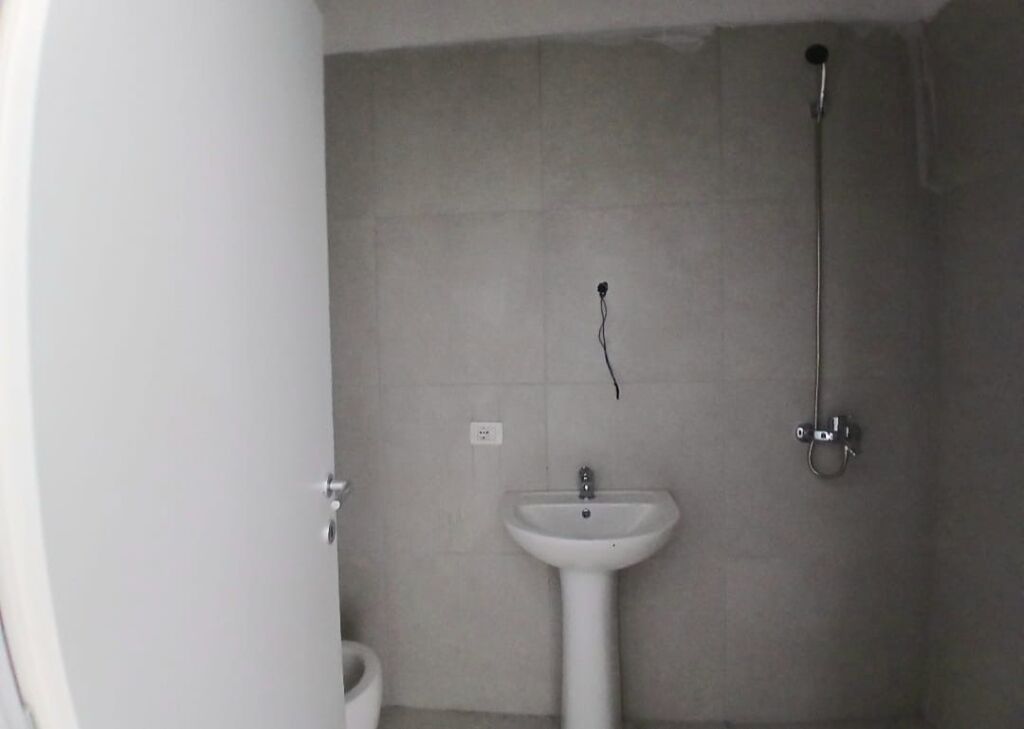 Appartamento 1+1+1 con Balcone in Affitto