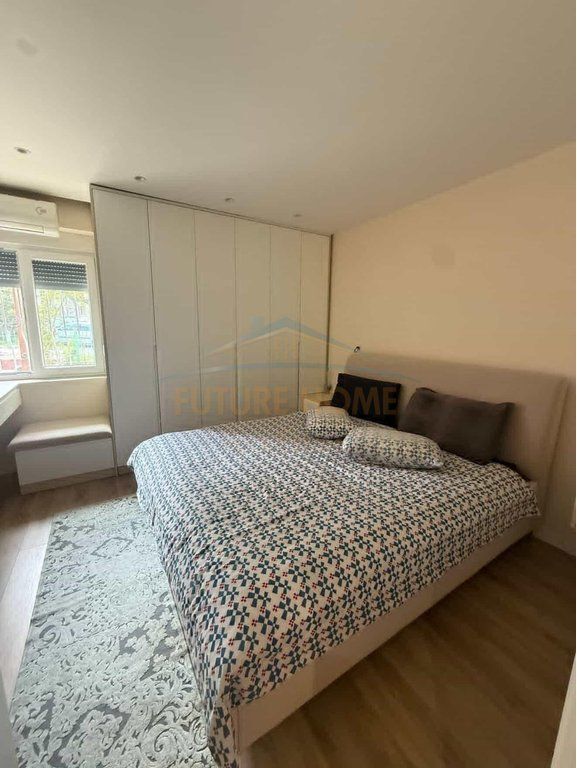 For sale, 1+1 Apartment Kombinat, Tirane. PARK68556