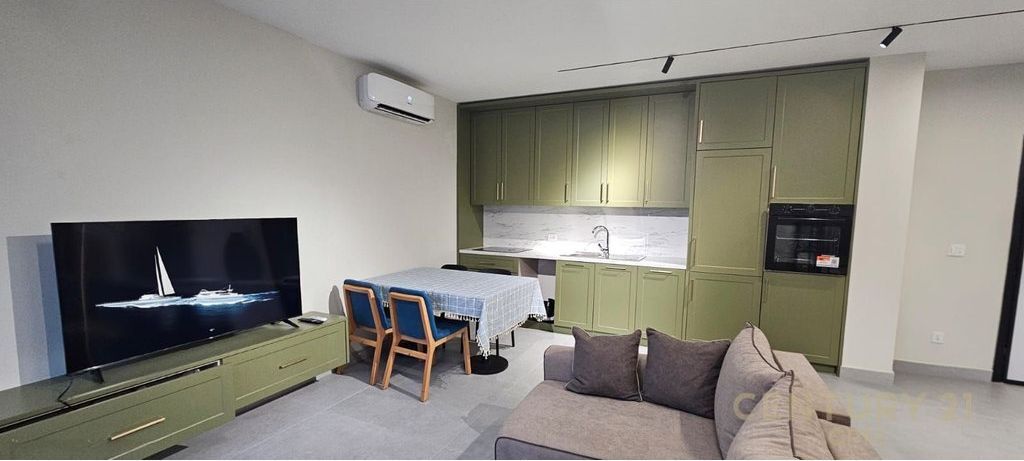 NË SHITJE APARTAMENT 1+1, VIJA E PARE, QERRET