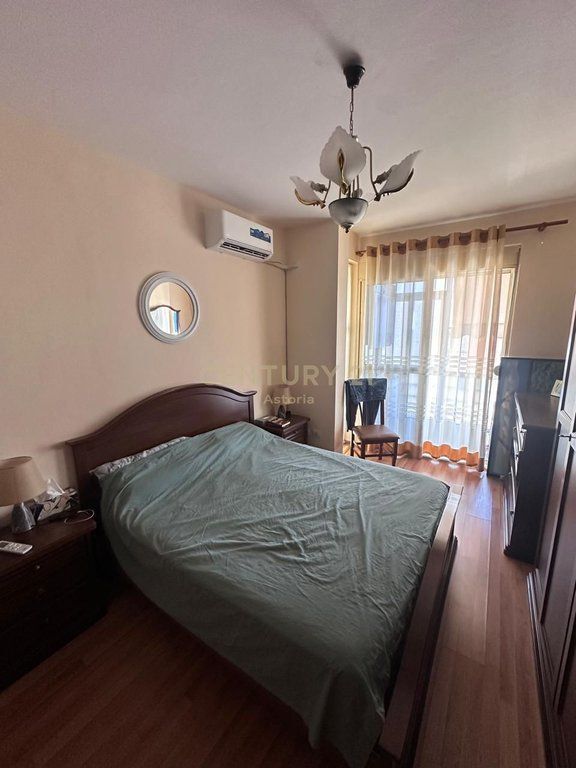 Appartamento in Affitto – Balcone con Vista Panoramica sulla Città | Posizione Eccellente a Tirana