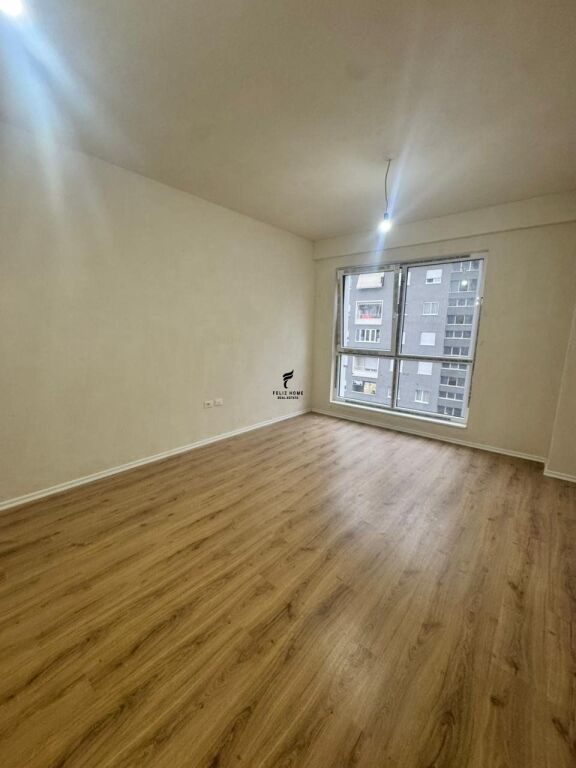 SHITET APARTAMENT 3+1+2+DEPO KOMUNA E PARISIT 375.000 EURO FH-83433