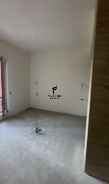 OFFICE FOR RENT 3+1+3 KAVAJES STREET 250,000 LEKE FH-83344