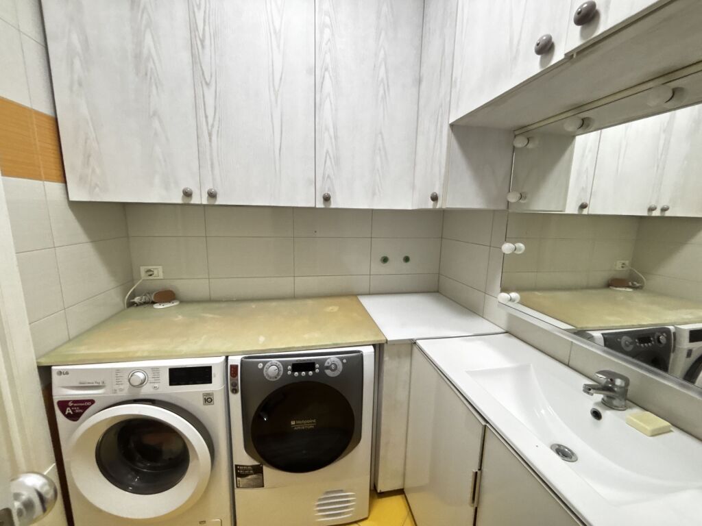 Jepet me Qira Apartamenti 2+1+2 te Ish Rajoni,Durres!