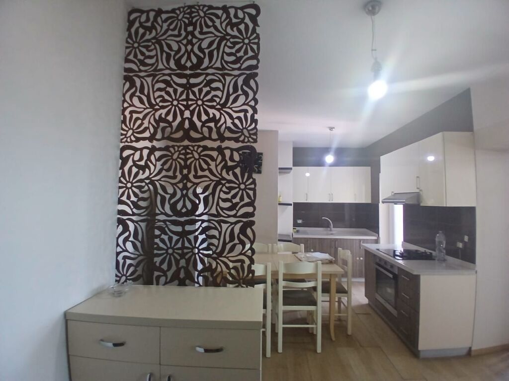Jepet Me Qera Apartament 1+1+1 Ballkon