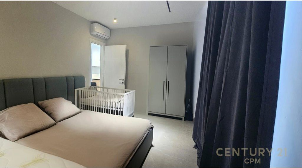 NË SHITJE APARTAMENT 1+1, VIJA E PARE, QERRET