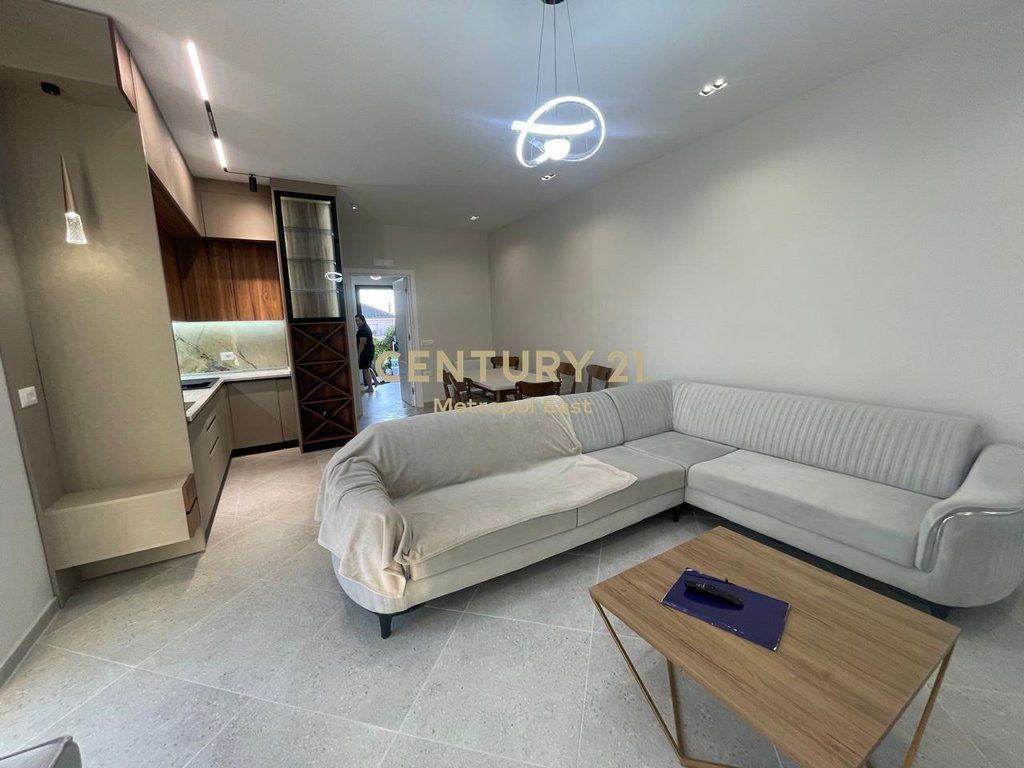 2-STOREY VILLA FOR RENT IN THE LONDON AREA