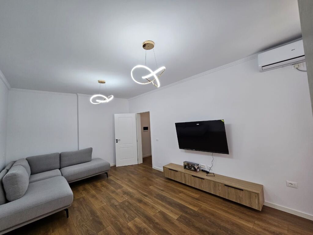 Appartamento 2+1 in affitto in via Dibra!