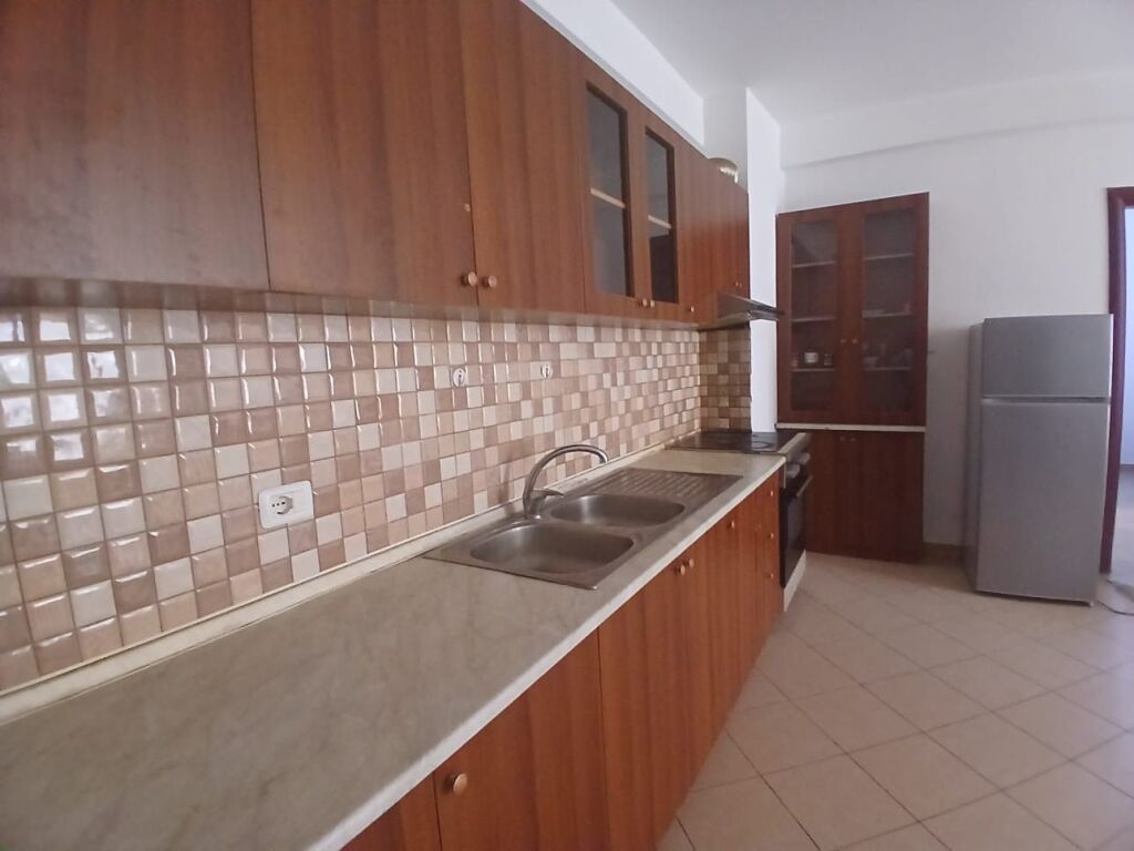 Appartamento 2+1+1 con Balcone in Affitto