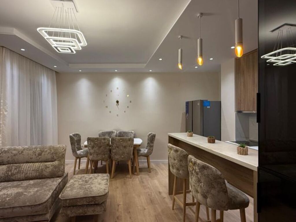 Jepet apartament 2+1+2+Depo+Post Parkimi me qira tek Liqeni i Thate , prane Forthing Albania .