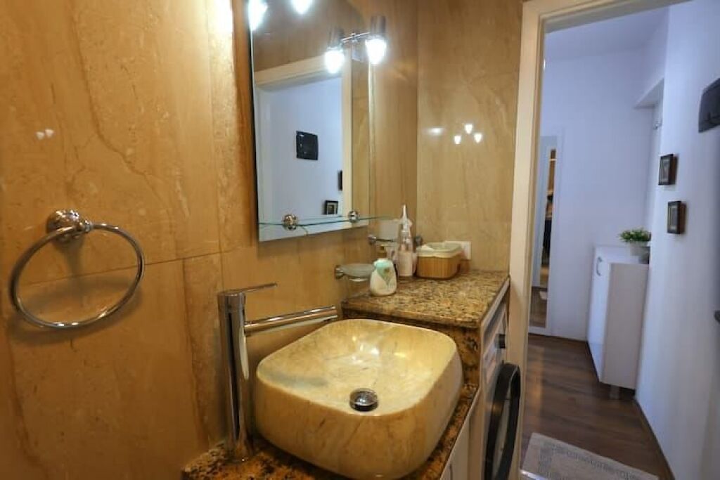 Apartment for rent in the Blloku area