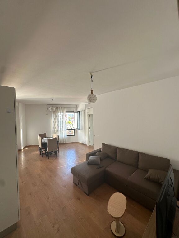 Affittasi Appartamento 1+1+1 Balcone