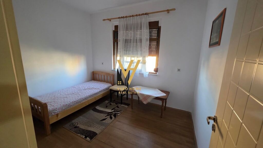 JEPET APARTAMENT 3+1+BLK ME QERA TEK RRUGA BARDHYL 50.000 LEKE